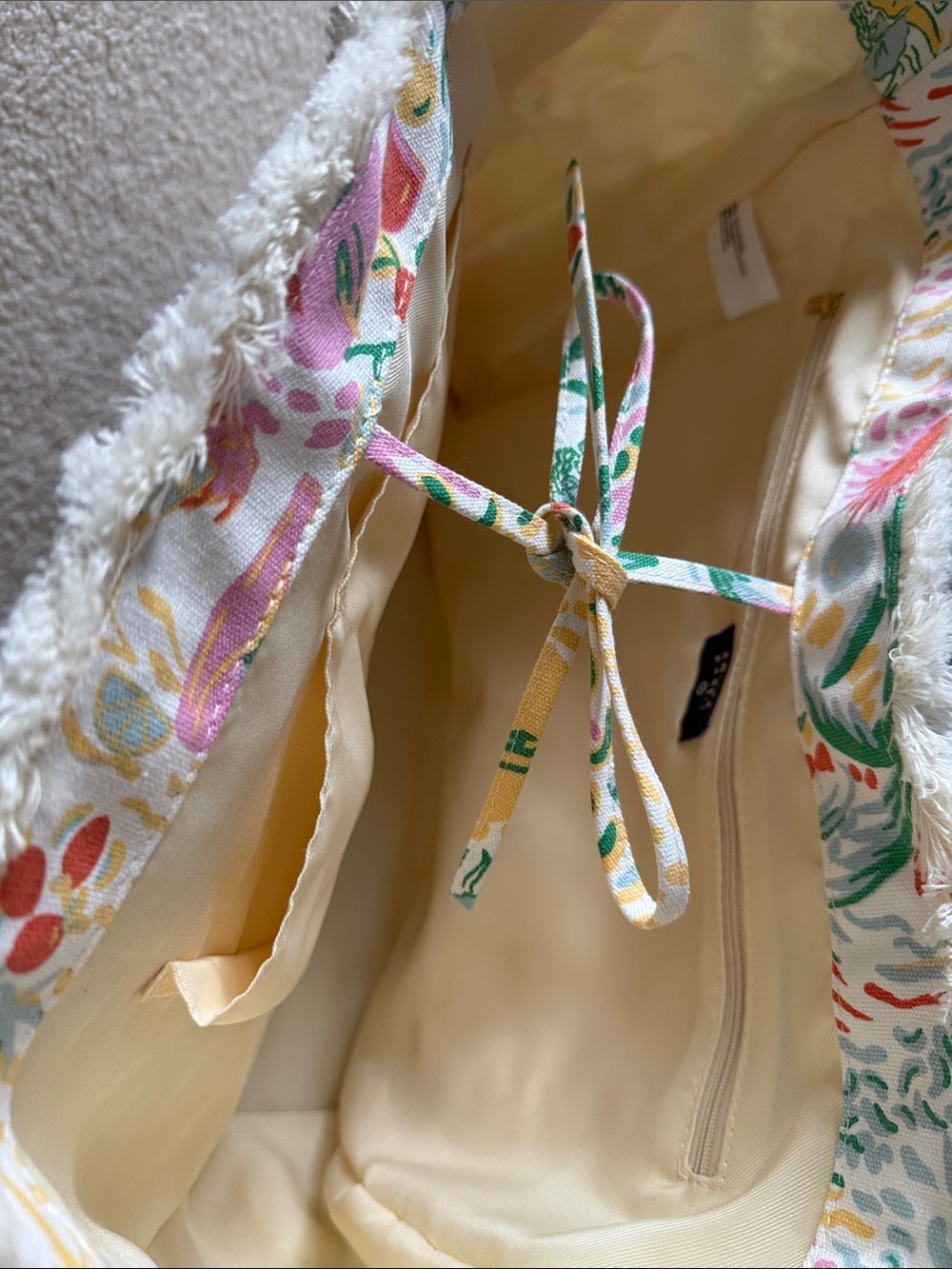 Roller Rabbit x Target Beach Tote - Picture 5 of 5